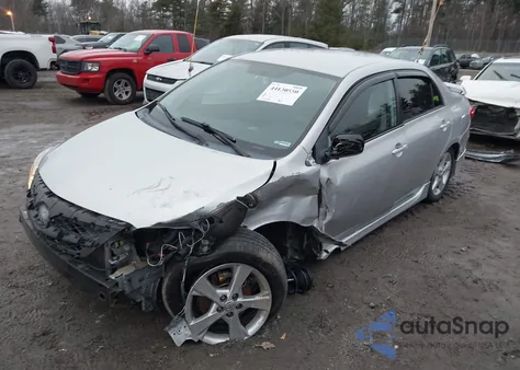 2011 Toyota Corolla S z USA, uszkodzony, nr VIN 2T1BU4EE4BC752768